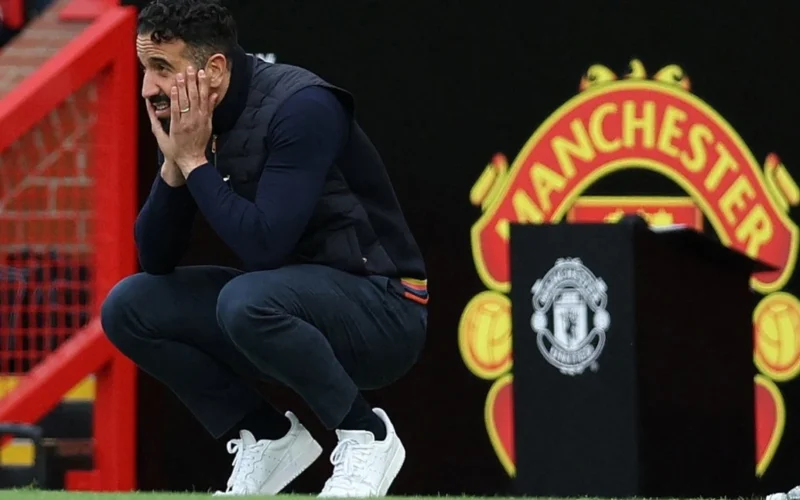 صدمة البريميرليغ.. مانشستر يونايتد يقيل أموريم من منصبه الفني